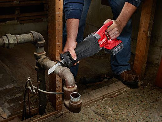 Milwaukee M18 FUEL™ SAWZALL® Reciprocating Saw Kit [2720-22]
